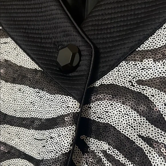 Chic Zebra Patterned Jacket - Picture 2 of 16